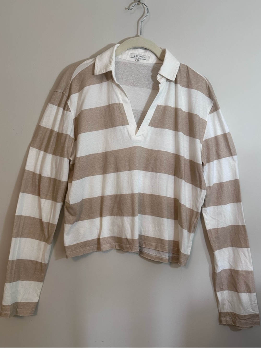 Z SUPPLY Womens Beige Striped Cropped V-neck Rugby Polo Size S Preppy Heritage